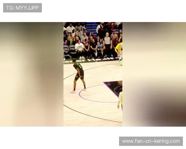 东契奇背后运球晃开防守后抛投得手